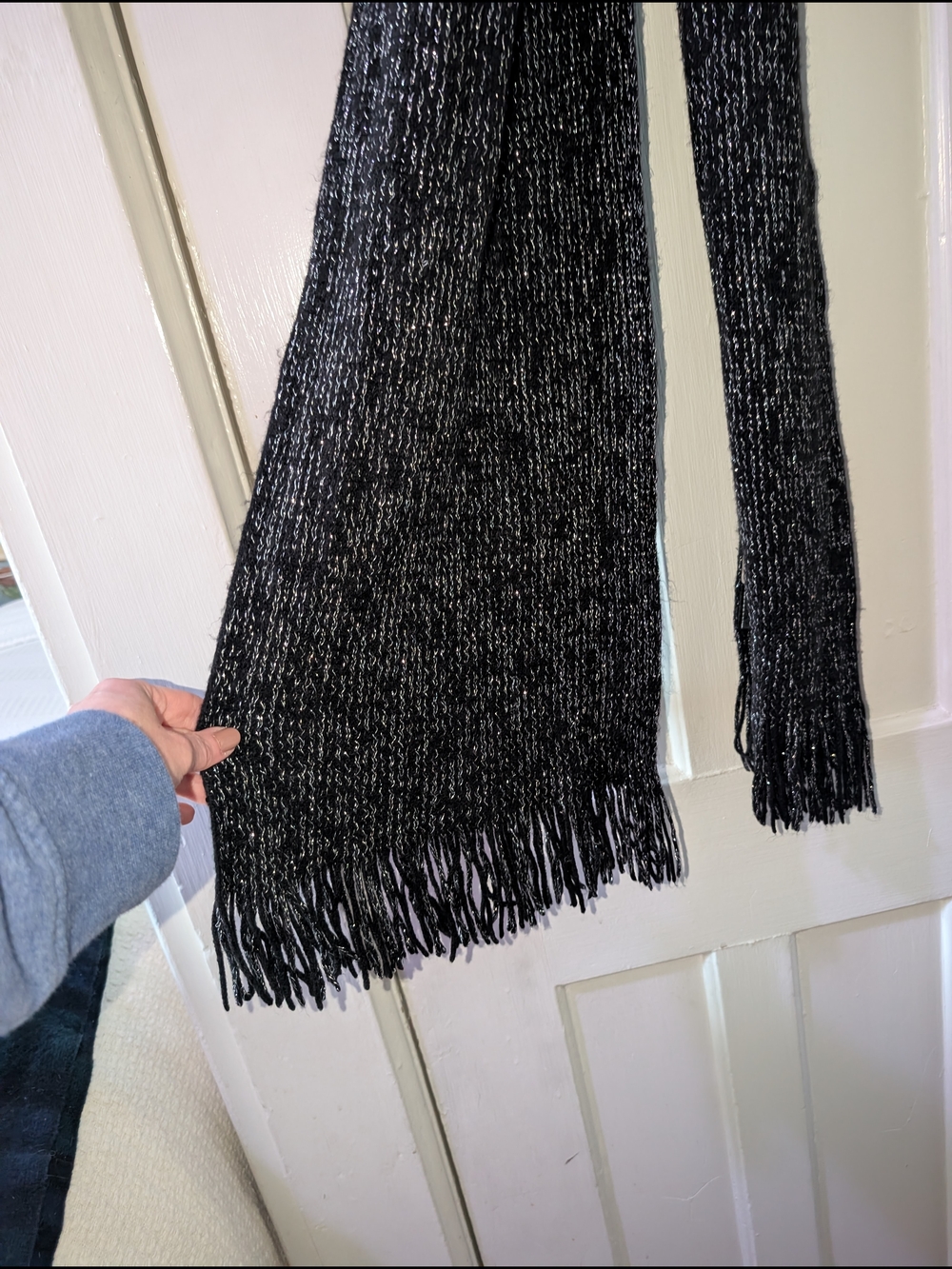 BOGO Items $8 And UnderVintage Y2K Xoxo Black & Silver Knit Glitter Fringe Scarf